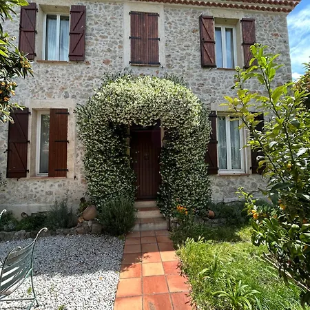 Appartement Mas Provençal à Pied Jardin Calme&centre *
